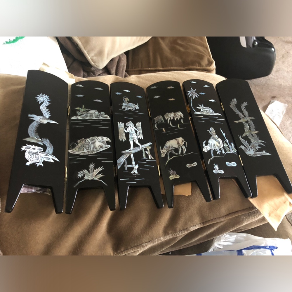Talk with me before purchasing 🐲Chinese  Decoration- 841 $100 or $80 w/offer